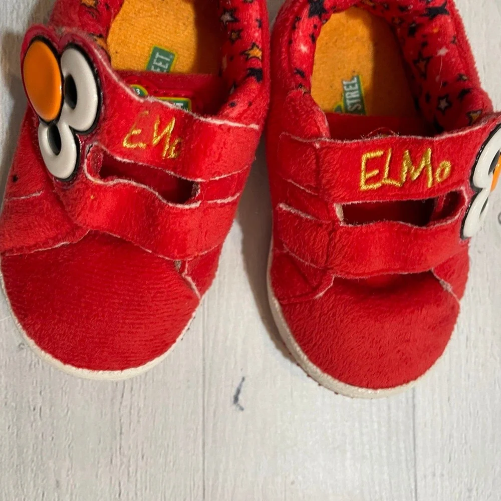 Sesame Street baby toddler Elmo sneakers‎ size 4